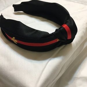 Adjustable wave bee knot headband 🐝 (in black)